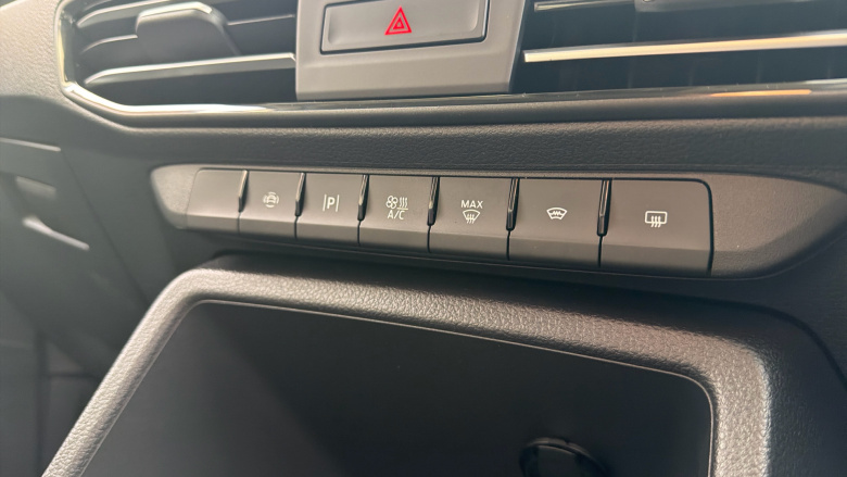 Ford Transit Connect 230 L2 Diesel 2.0 EcoBlue 102ps Limited Van